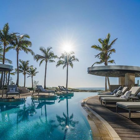 The Langham, Gold Coast And Jewel Residences Exterior foto The pool at the W Hotel