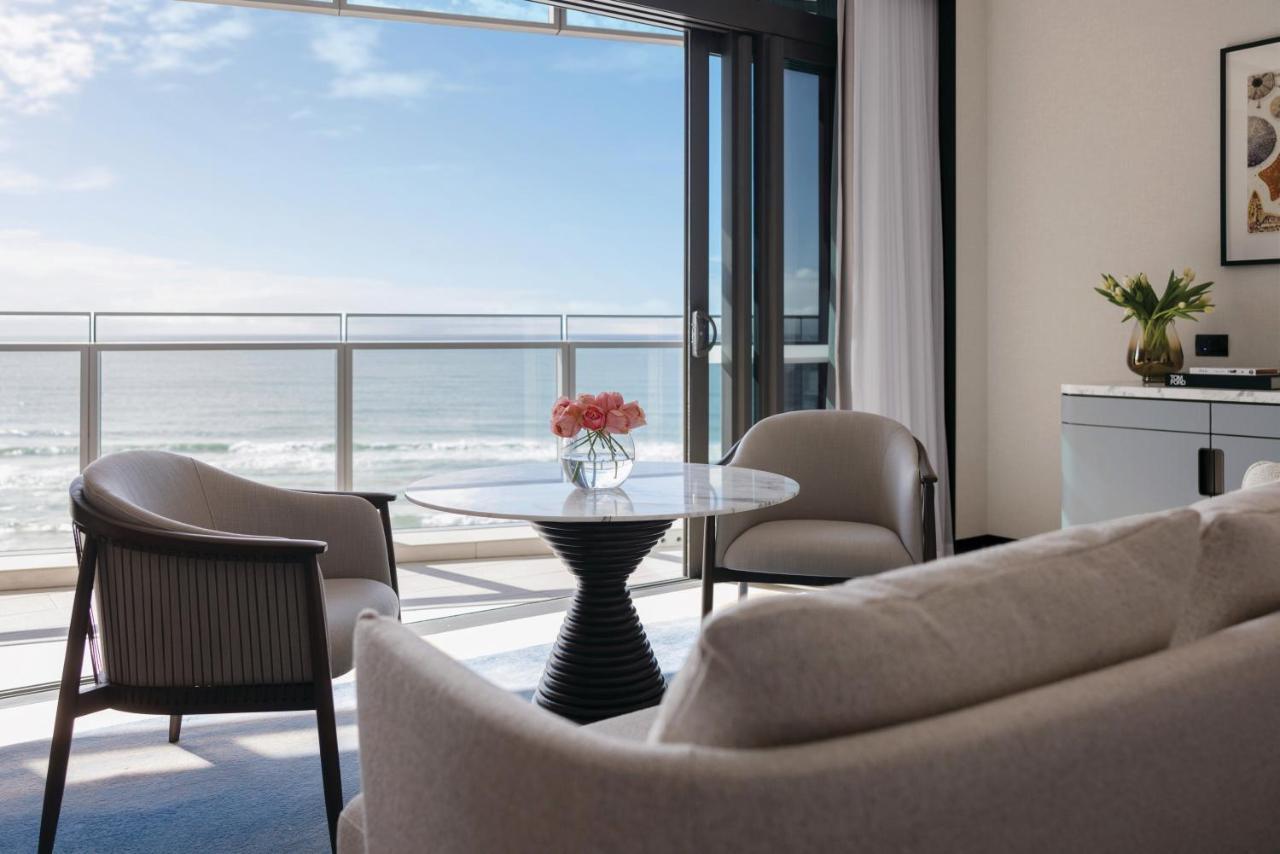 The Langham, Gold Coast And Jewel Residences Exterior foto A suite at The Westin