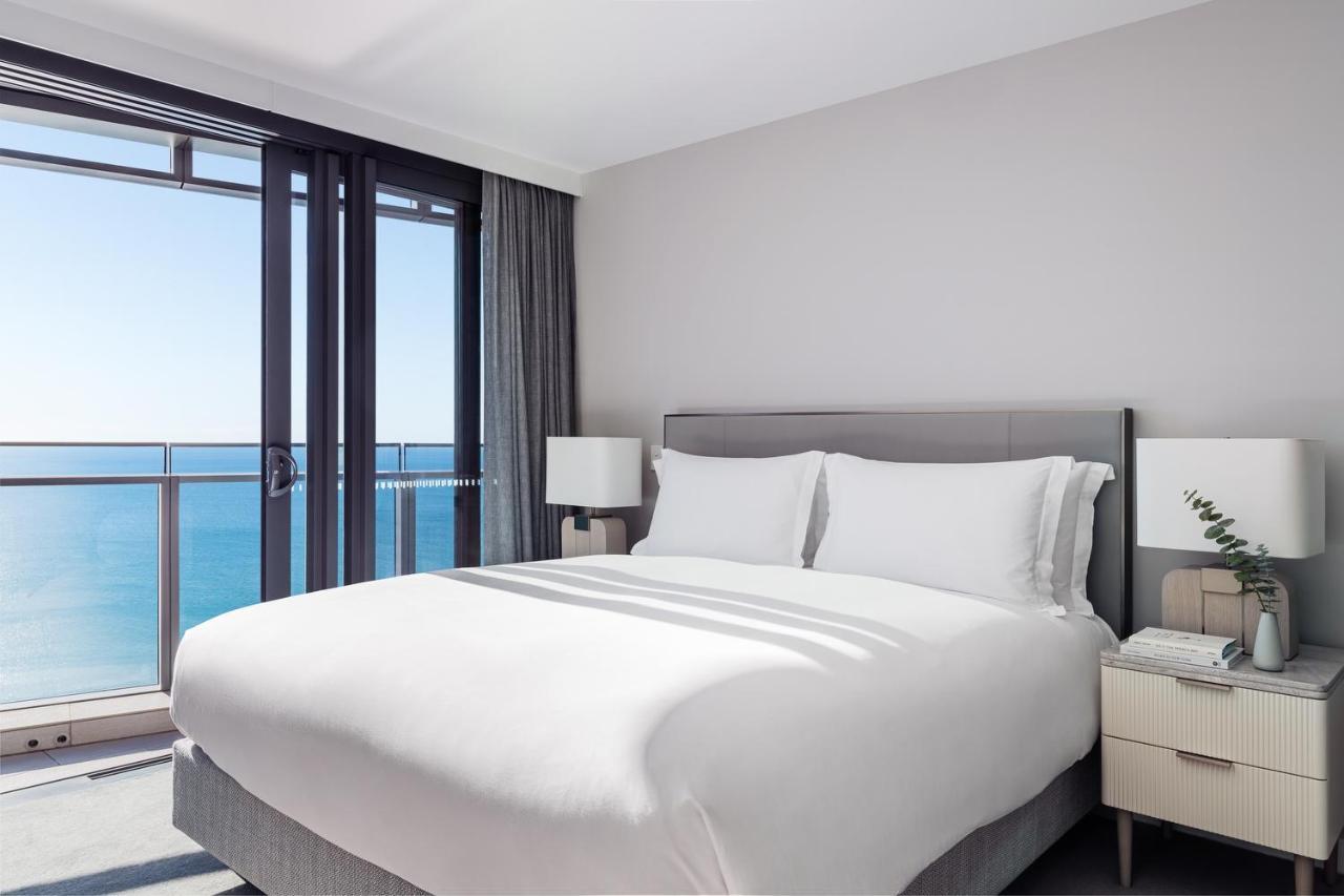 The Langham, Gold Coast And Jewel Residences Exterior foto A bedroom at the hotel
