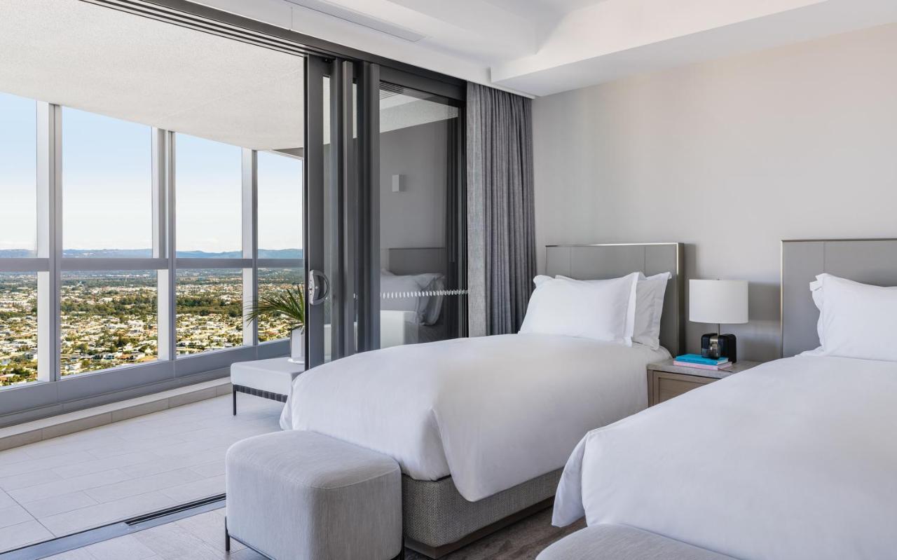 The Langham, Gold Coast And Jewel Residences Exterior foto A guest room at the West Hollywood hotel