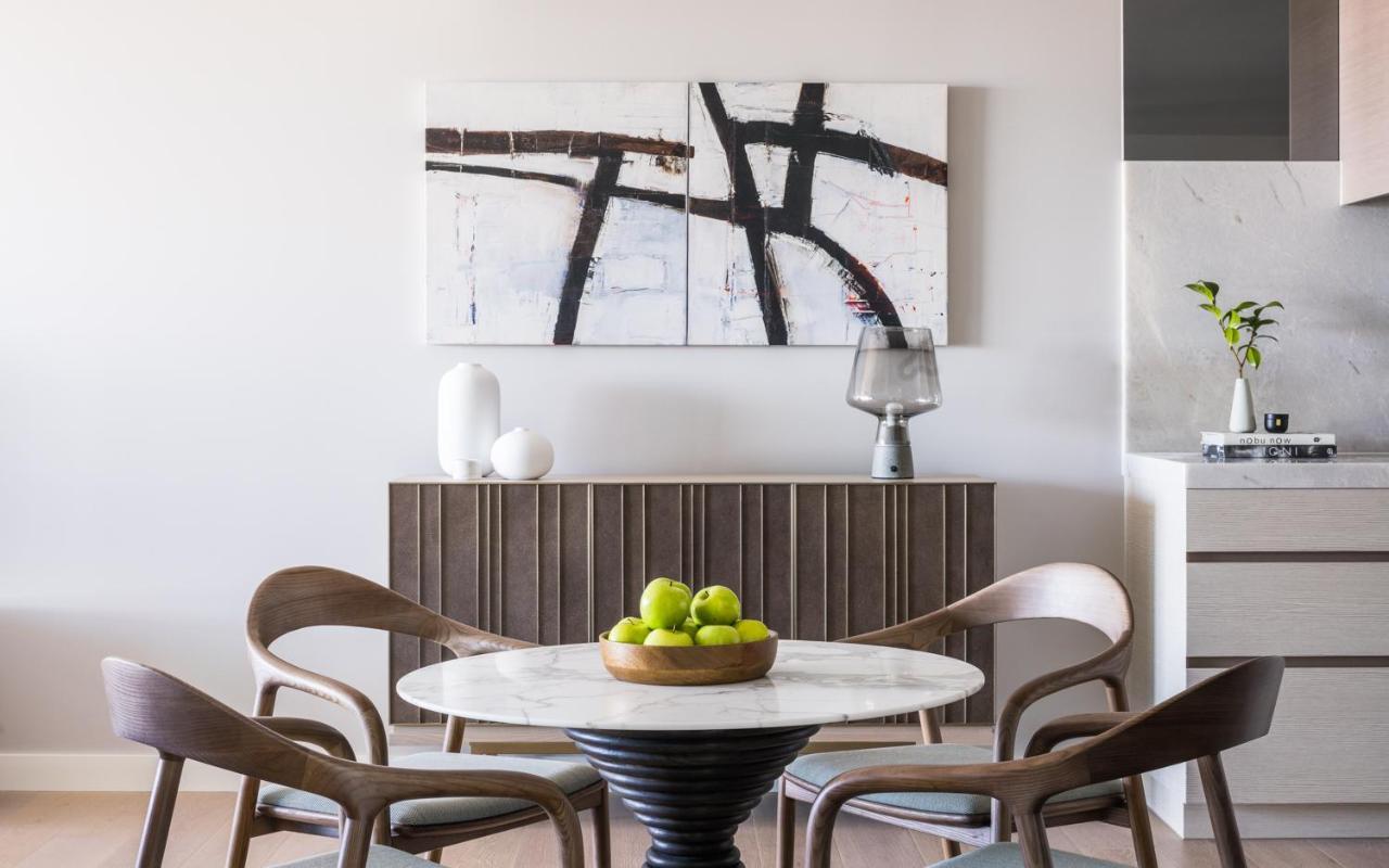 The Langham, Gold Coast And Jewel Residences Exterior foto A dining room in a private home