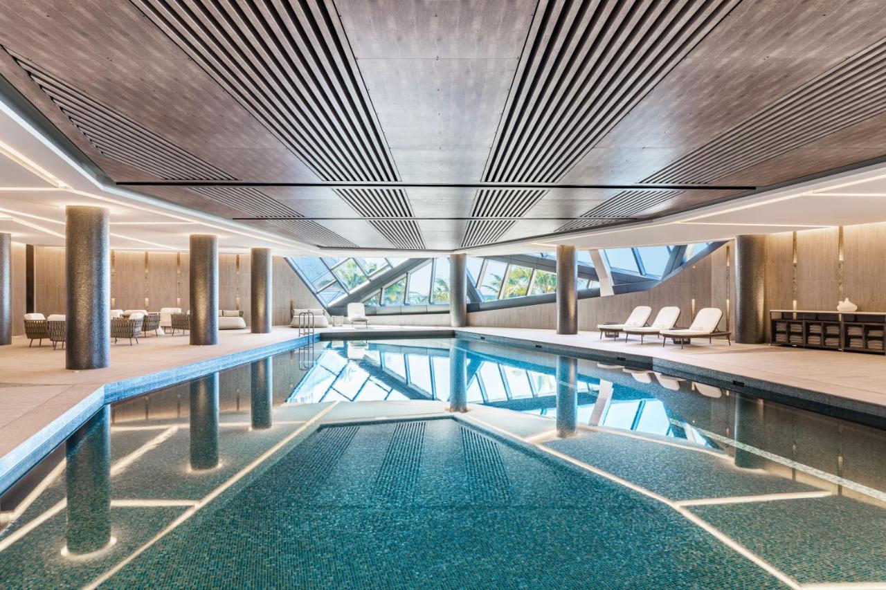 The Langham, Gold Coast And Jewel Residences Exterior foto The pool at the 25th floor